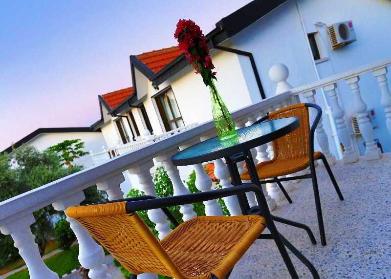 The Ship Inn Hotel Kyrenia  Esterno foto