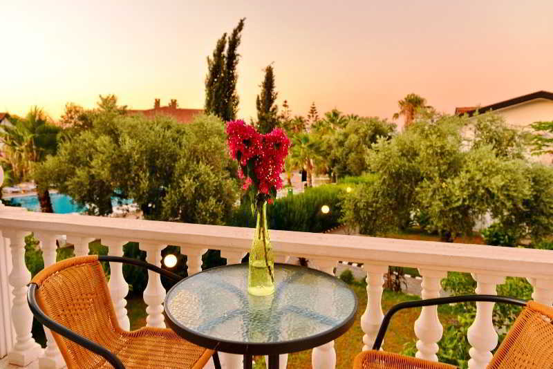 The Ship Inn Hotel Kyrenia  Esterno foto